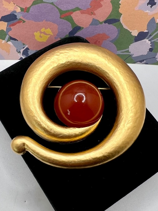 Les Bernard Jewelry - Les Bernard Matte Gold Swirl Brooch Cabochon Center